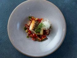 真鯛のポワレと季節野菜 リヴォルノ風 ソースジェノベーゼ