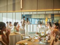 五感を刺激する華やかな料理演出