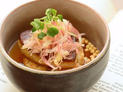 ブルーレマン名古屋"スペシャリテ"フォアグラの名古屋コーチンコンソメ茶漬け