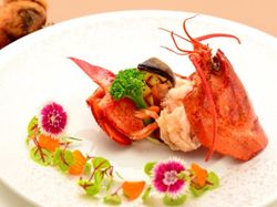 活オマール海老のミキュイ・エピスの香り