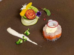 【前菜】信州サーモンと鯛のセルクル　グリーンペッパーのソース