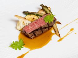 【肉料理】信州牛りんご和牛フィレ肉のグリル　長野県産のシードルソース