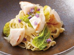 帆立貝と白菜のタリオリーニ 生姜の香りを添えて