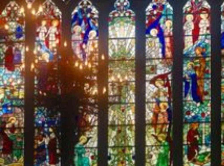 ブルーミントンヒル 歴史ある英国教会から名を受け継いだセント・マーティン大聖堂の画像3