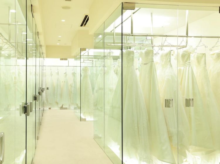 ブルーミントンヒル 専任のドレスコーディネーターが理想の花嫁姿への近道を提案！の画像2