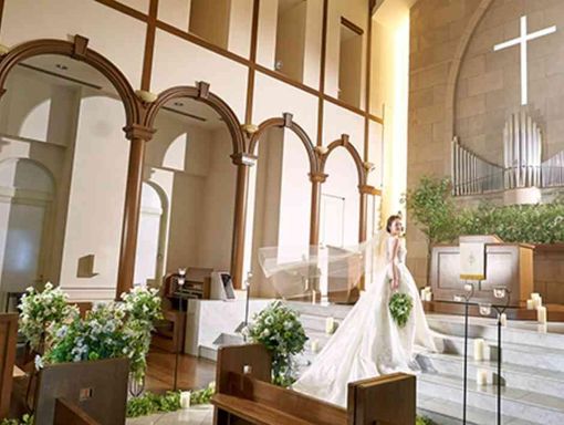 アールベルアンジェ札幌 大理石のバージンロードが映えるの画像1