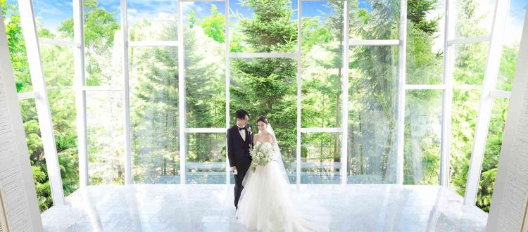 ヒルサイドクラブ迎賓館（札幌） ガラス張りの前面から光が溢れる、圧巻のスカイビューチャペルの画像