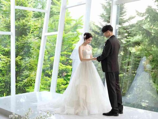 ヒルサイドクラブ迎賓館（札幌） ふたりが思い描く挙式を叶えての画像1