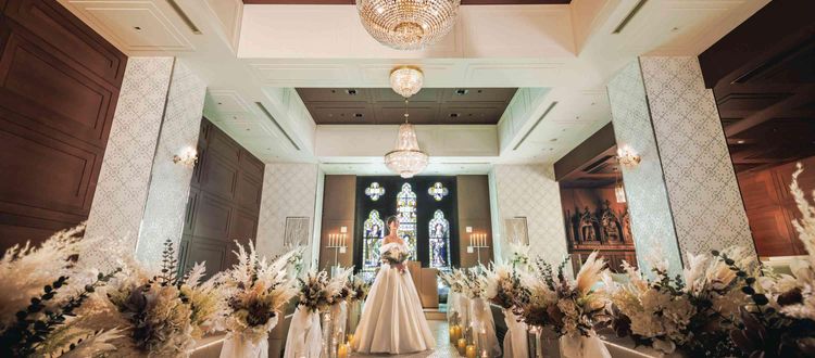 エーデルホフ札幌 高級シャンデリア×ステンドグラス
唯一無二の対面式チャペルの画像