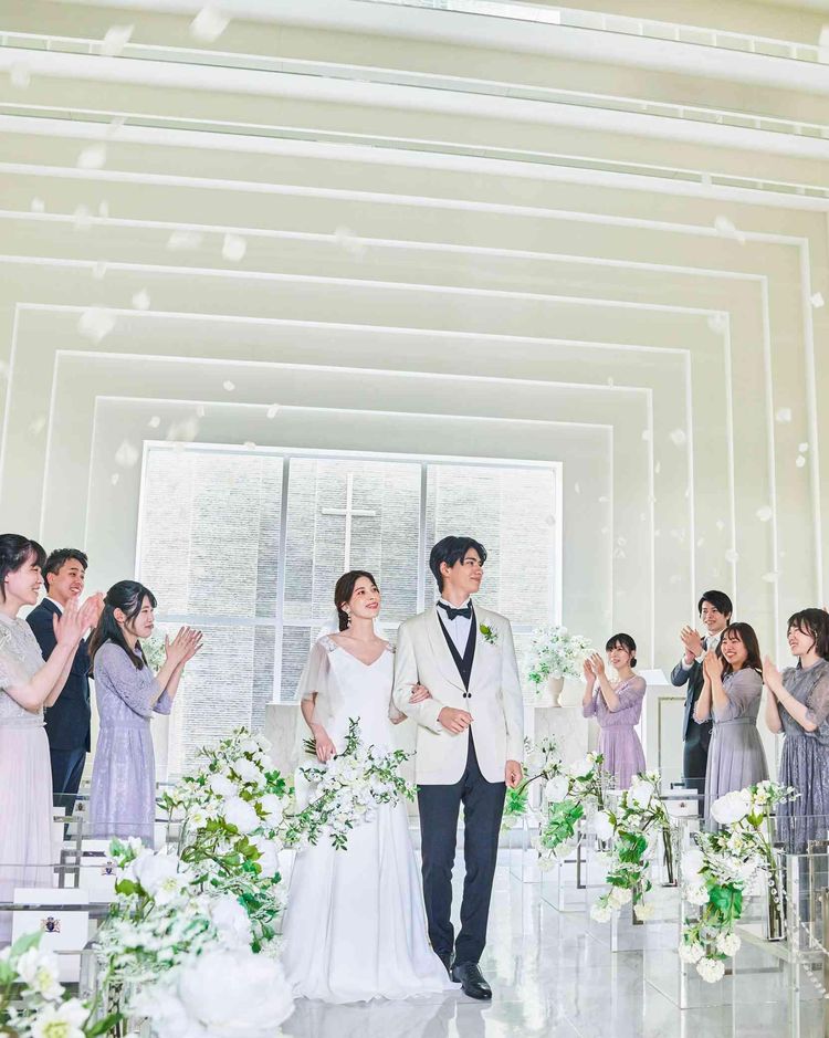 ノートルダム八戸 自然光が注ぐホワイトチャーチの画像1