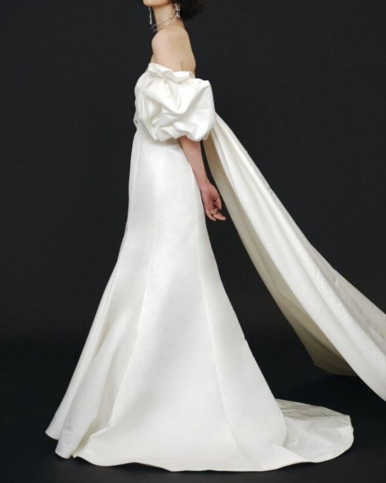 ノートルダム盛岡 9作目を迎えた最新カラードレスは、色使いも大胆に
の画像1