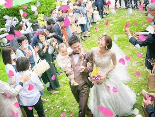 LISERJU Ravimore 自然と聞こえる笑い声と祝福の声の画像3