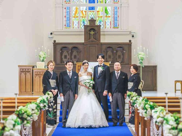 ベルヴィ盛岡 真っ青なバージンロードが純白の花嫁をより美しく輝かせる空間の画像2