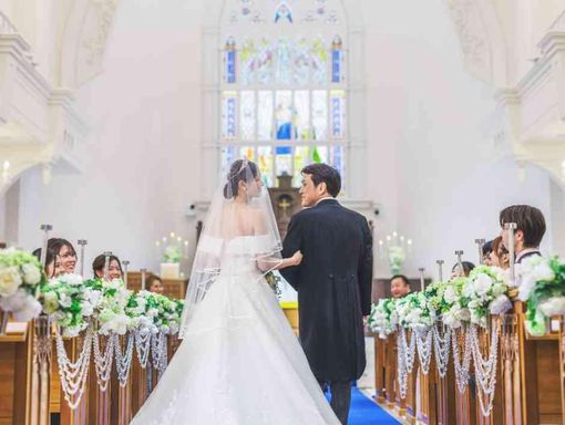 ベルヴィ盛岡 壮大なステンドグラス彩る挙式の画像2