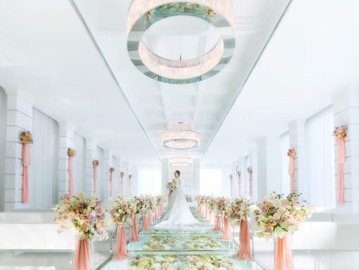 ラグナヴェール仙台 ドレス姿が美しく映えるチャペルの画像3