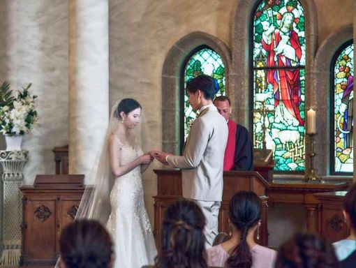 ホテルモントレ仙台 神聖な雰囲気の中交わす誓いの時の画像2