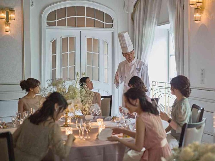 ホテルモントレ仙台 絵画や美術品などアンティークが飾られた空間でゲストをもてなすの画像2