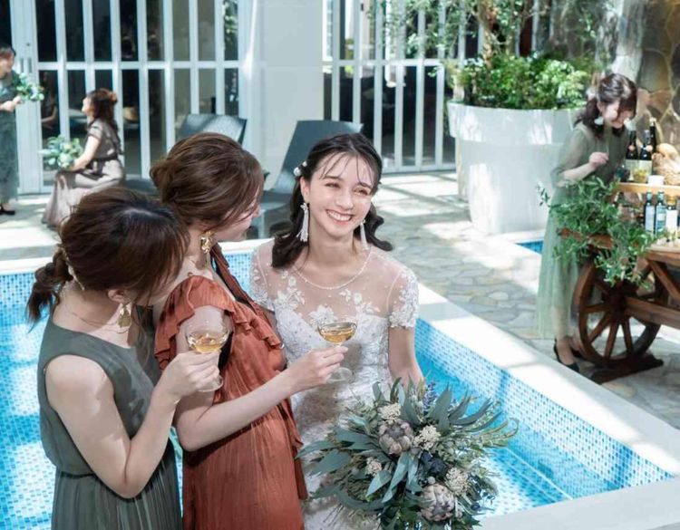 アールベルアンジェAkita トップライトから水面に降り注ぐ陽の光がまぶしい非日常の空間の画像2