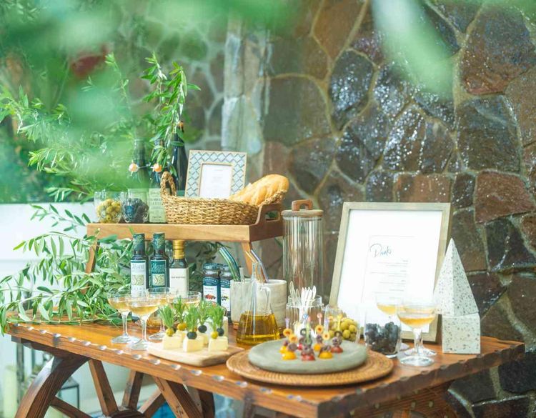 アールベルアンジェAkita トップライトから水面に降り注ぐ陽の光がまぶしい非日常の空間の画像3