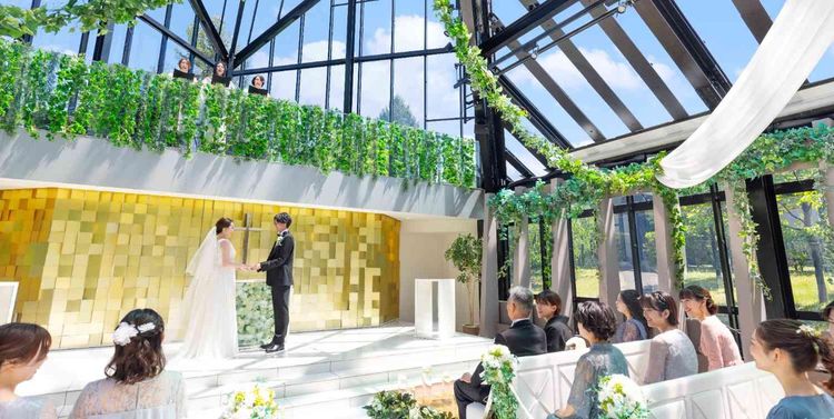 ベル・ブランシェ天童 四季折々の美しい風景が広がる全面ガラス張りの開放的なチャペルの画像3