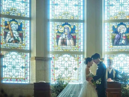 ミ・ピアーチェ 美しい輝きを放つステンドグラスの画像1
