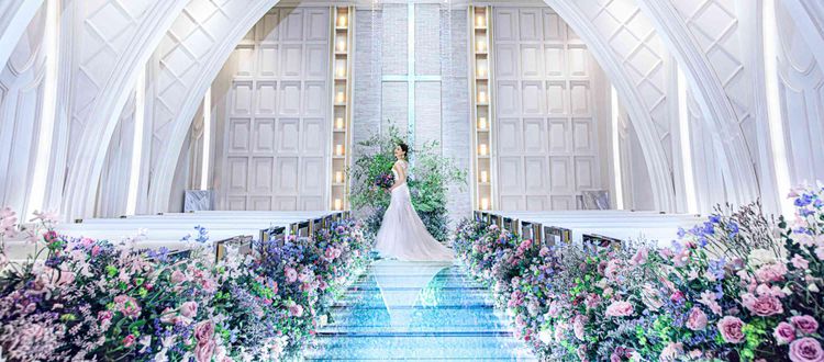 LIARE（リアーレ） ドレスが美しく映えるランウェイと全天候型大階段で感動挙式の画像