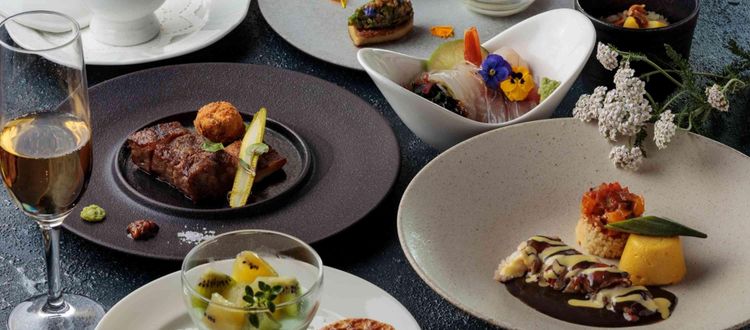 プリムローズガーデン 森と水の教会 お皿の上で季節を感じる、贅沢な料理の数々の画像