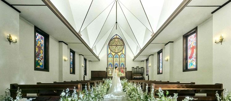 エルセルモ広島 挙式後は感動の余韻を感じながらフラワーシャワーで祝福をの画像1