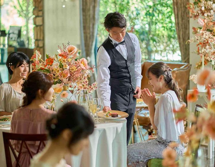 グリーンカーメル テーブルに運ばれる度会話が弾む！お祝いの日らしい華やかな料理の画像2