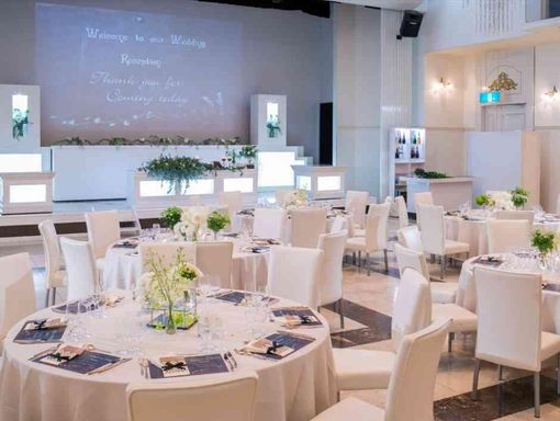 ガーデンベルズ延岡 【開放的なロイヤルホール】の画像1