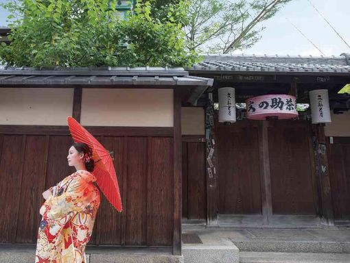 清水寺、三年坂、八坂道など京都ならではの景観にとけこむ和邸宅