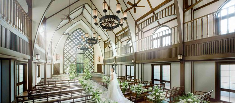FORTUNE GARDEN KYOTO 開放感あるお庭の緑を望みながら、幻想的な雰囲気を感じられるの画像