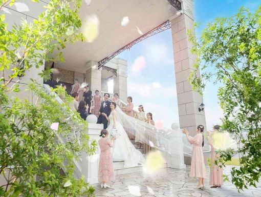 迎賓館シェーナ 挙式後は大階段で最高の瞬間をの画像2