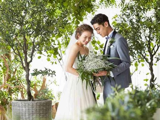 ホテルフランクス 緑に包まれるアットホームな挙式の画像2