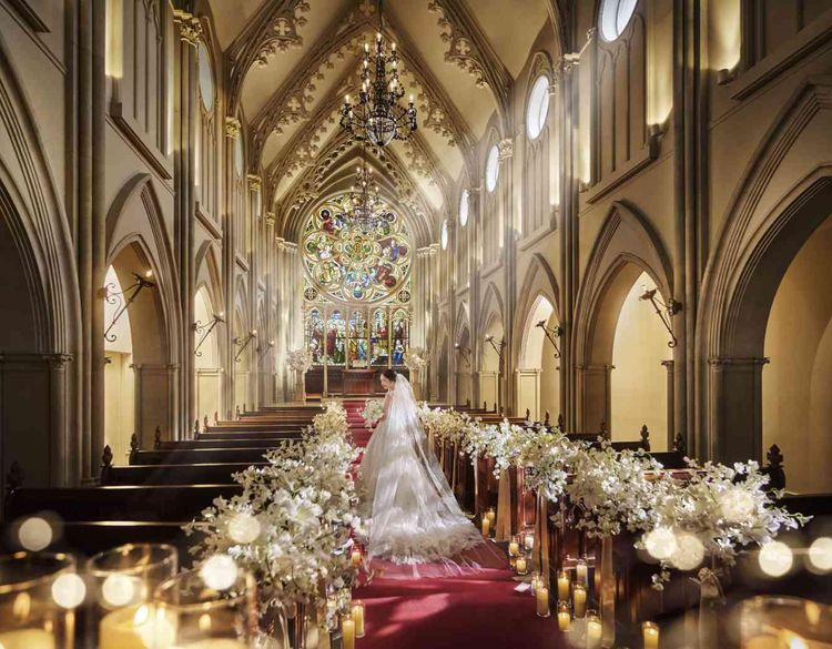 伊勢山ヒルズ ステンドグラス×ローズセレモニーで家族への感謝を伝えての画像2