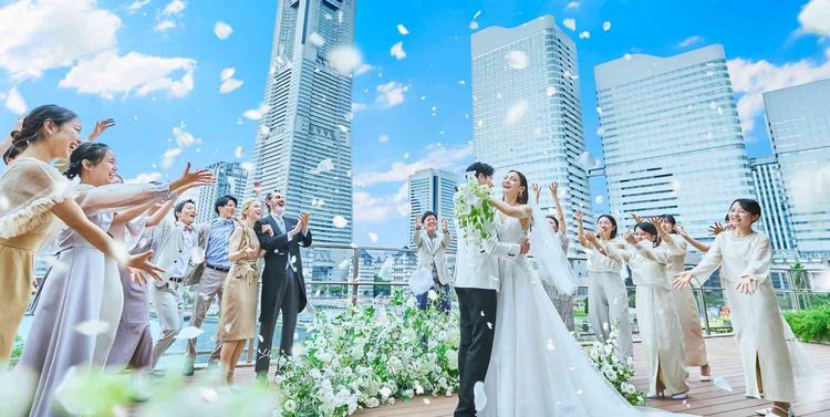 アニヴェルセル みなとみらい横浜 大聖堂での挙式や開放的なアトリウム人前式もの画像3