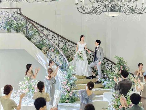 カサデアンジェラ馬車道 憧れの螺旋階段からの入場演出の画像2