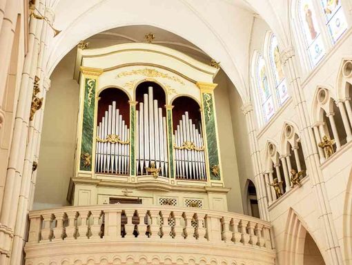 カサデアンジェラ馬車道 日本初、本物のパイプオルガンの画像3