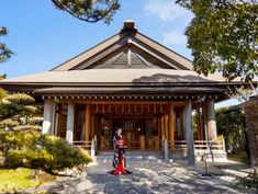 本格的日本庭園に佇む独立型神殿
