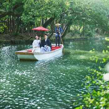 四季の自然の中家族と過ごす花嫁舟