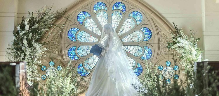 東京アフロディテ 青バラのモチーフで150年前イタリアで誕生したステンドグラスの画像