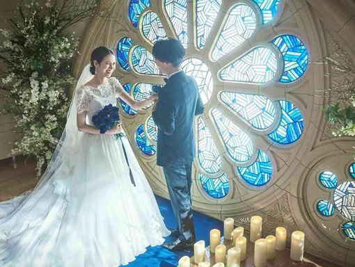 東京アフロディテ 希少価値ある青いステンドグラスの画像1