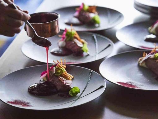 横浜モノリス オープンキッチンから出来立てをの画像2