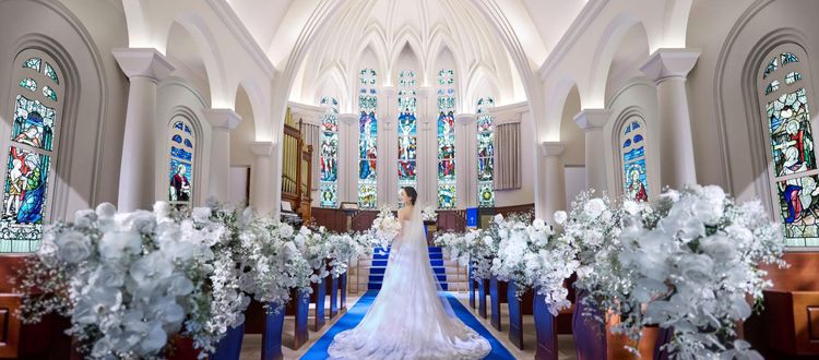 アニヴェルセルヒルズ横浜 英国の教会で時を刻んだ120年以上の歴史あるステンドグラスの画像1