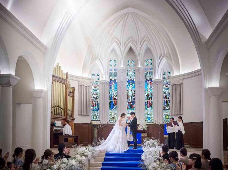 アニヴェルセルヒルズ横浜 英国の教会で時を刻んだ120年以上の歴史あるステンドグラスの画像2