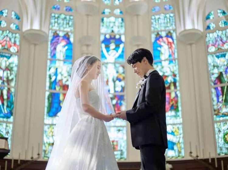 アニヴェルセルヒルズ横浜 英国の教会で時を刻んだ120年以上の歴史あるステンドグラスの画像4