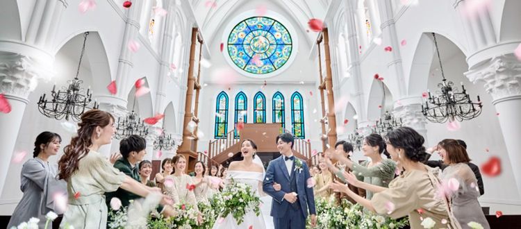 アルカンシエルリュクスマリアージュ大阪 14mの天井高に響きわたる祝福。花嫁様の美しさを引き立てるの画像