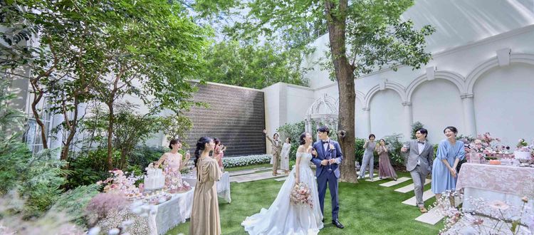 アルカンシエルリュクスマリアージュ大阪 選べる『4つ』の披露宴会場には全てに貸切ガーデンを併設の画像