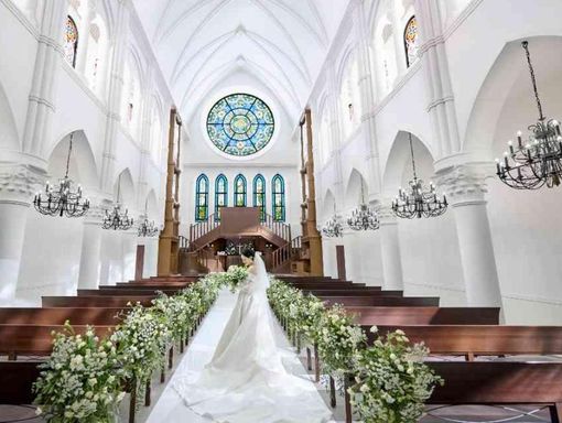 アルカンシエルリュクスマリアージュ大阪 憧れの大聖堂で感動の挙式体験!の画像3