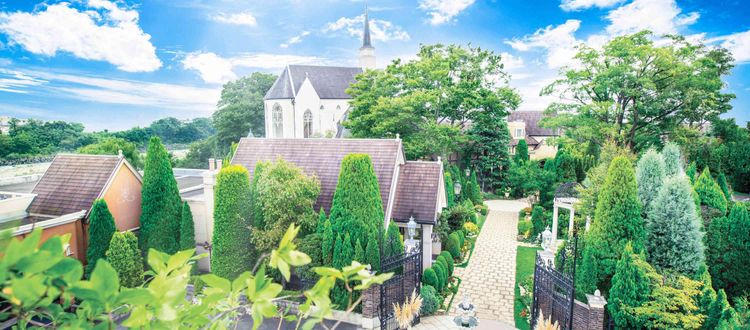 アメイジンググレイス前橋 柔らかな光に包まれるグレイスチャペルとテーマ異なる2つの邸宅の画像